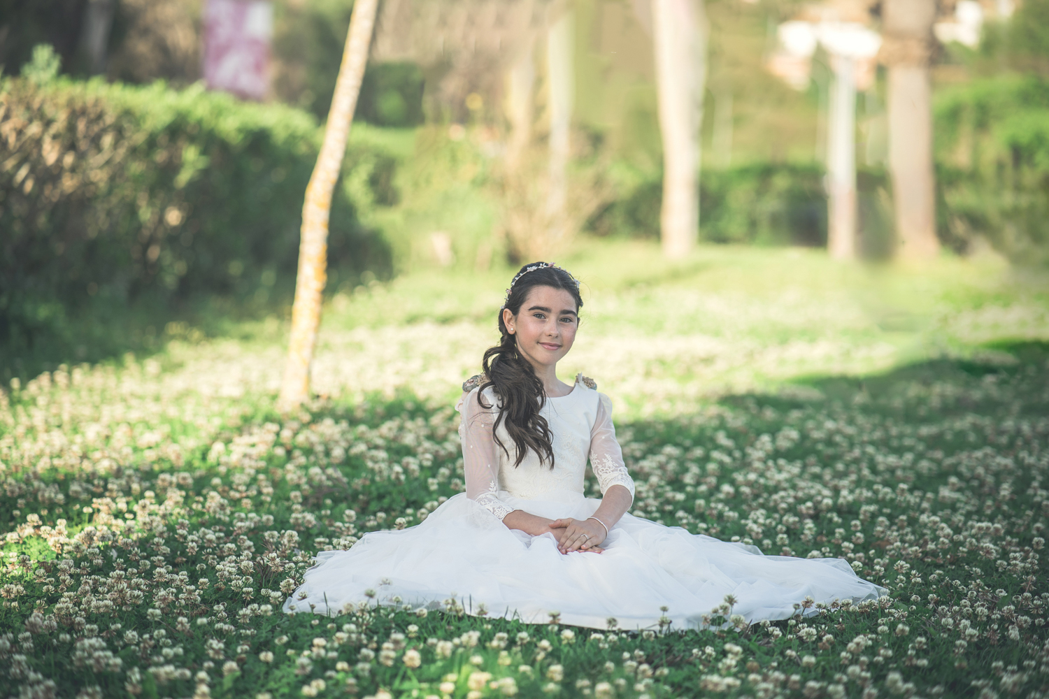 La magia de la comunión de Carla: Un reportaje natural entre el Pinar del Rey y el Parque de la Vida en San Roque