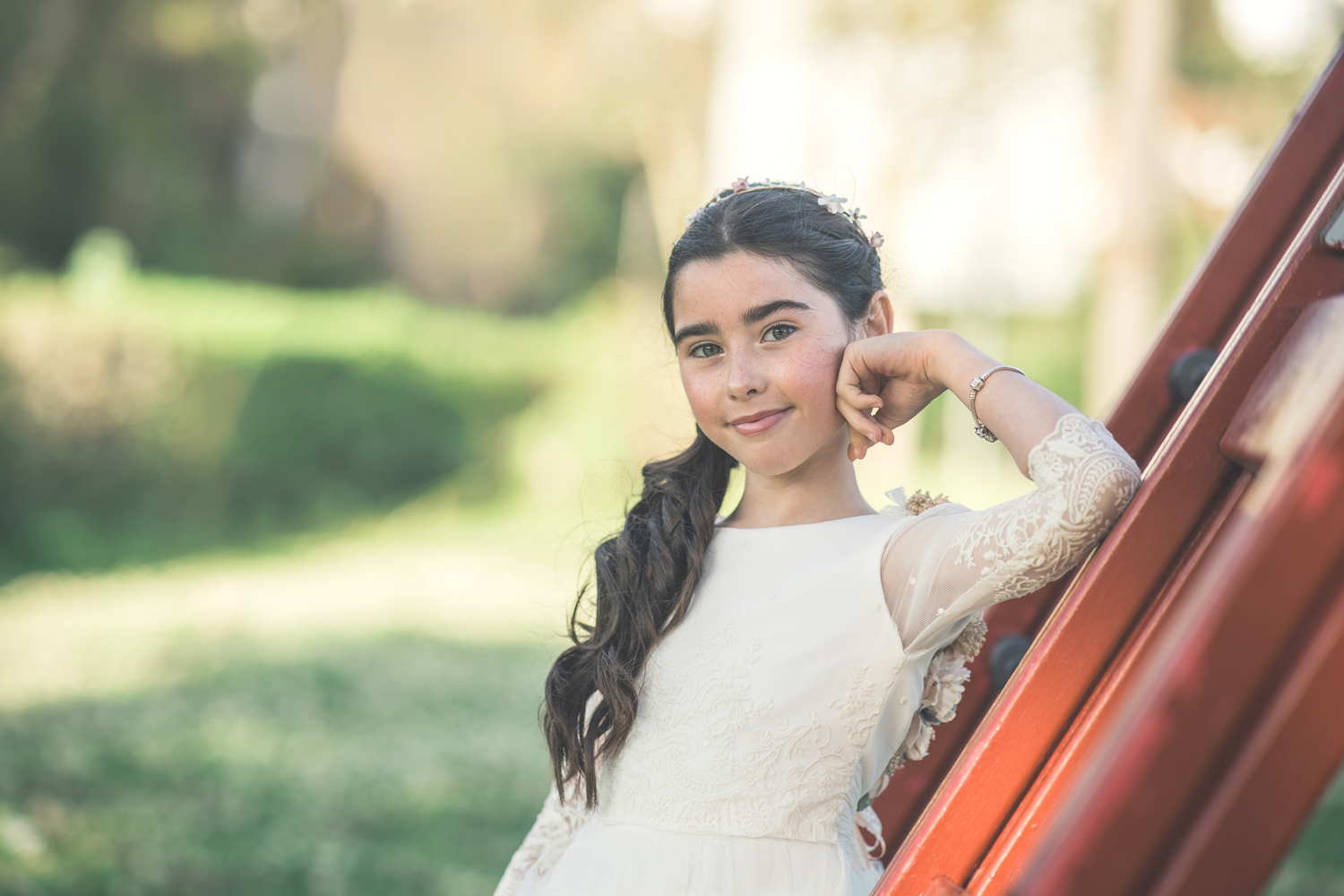 La magia de la comunión de Carla: Un reportaje natural entre el Pinar del Rey y el Parque de la Vida en San Roque