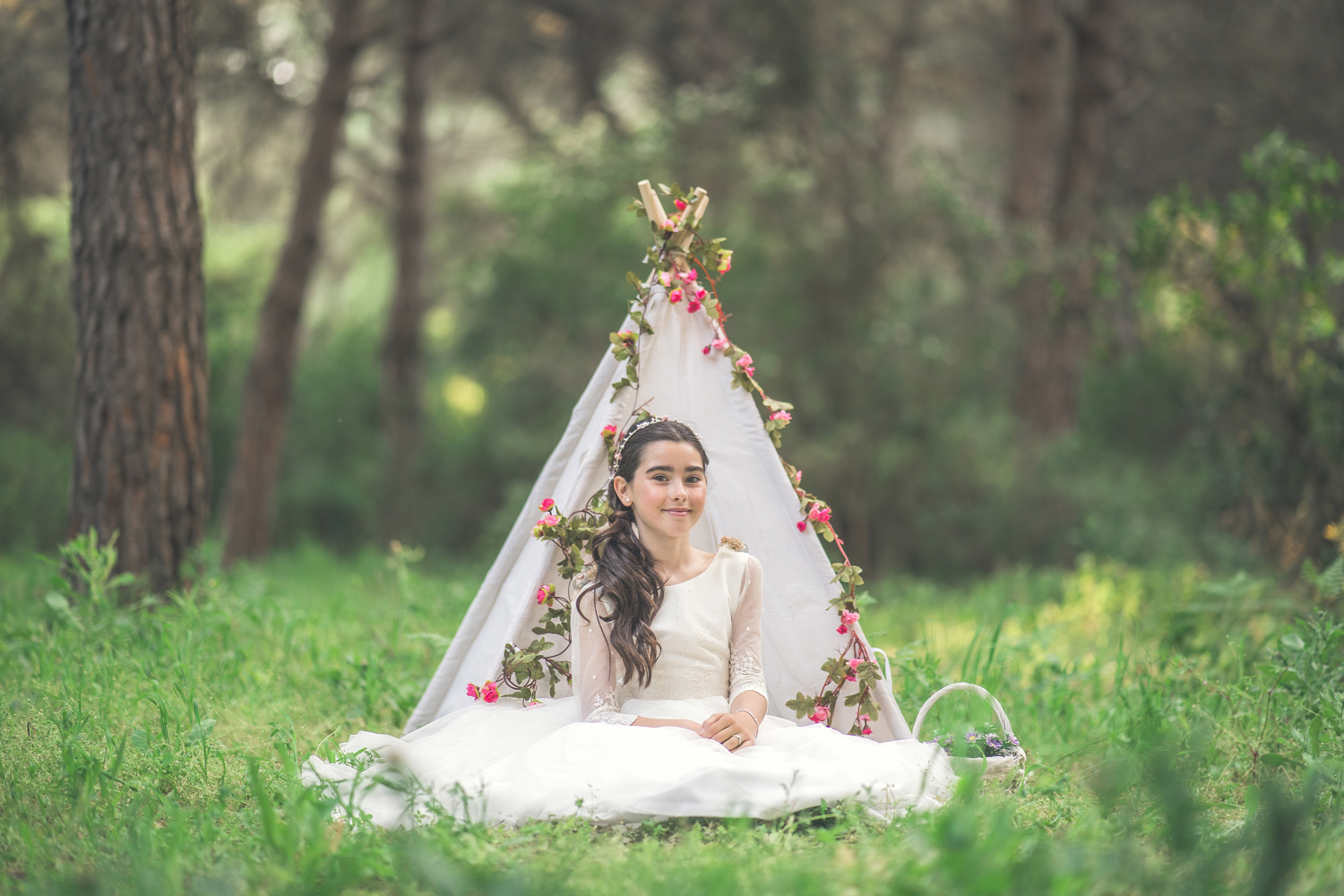 La magia de la comunión de Carla: Un reportaje natural entre el Pinar del Rey y el Parque de la Vida en San Roque