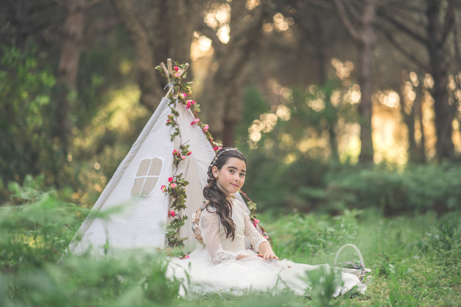 La magia de la comunión de Carla: Un reportaje natural entre el Pinar del Rey y el Parque de la Vida en San Roque